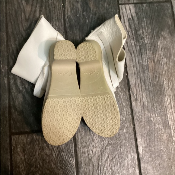 💥PRICE DROP💥 Calou Stockholm Cut Out Boot - NWOT - Picture 6 of 6